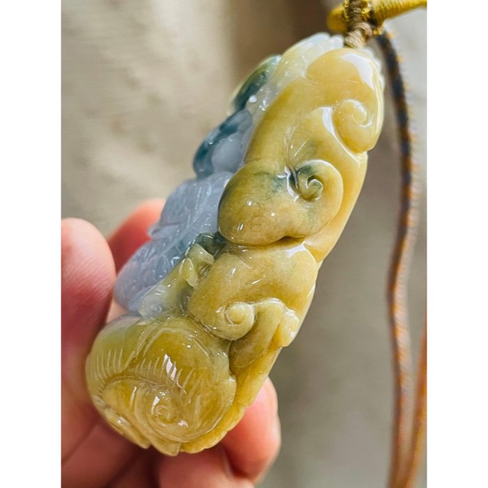 天然A貨緬甸玉 冰潤橙黃三彩手工環繞巧雕好運龍來翡翠龍牌 油亮橙黃霧滿滿包覆白冰俏藍花 色鮮亮乾淨-細節圖4
