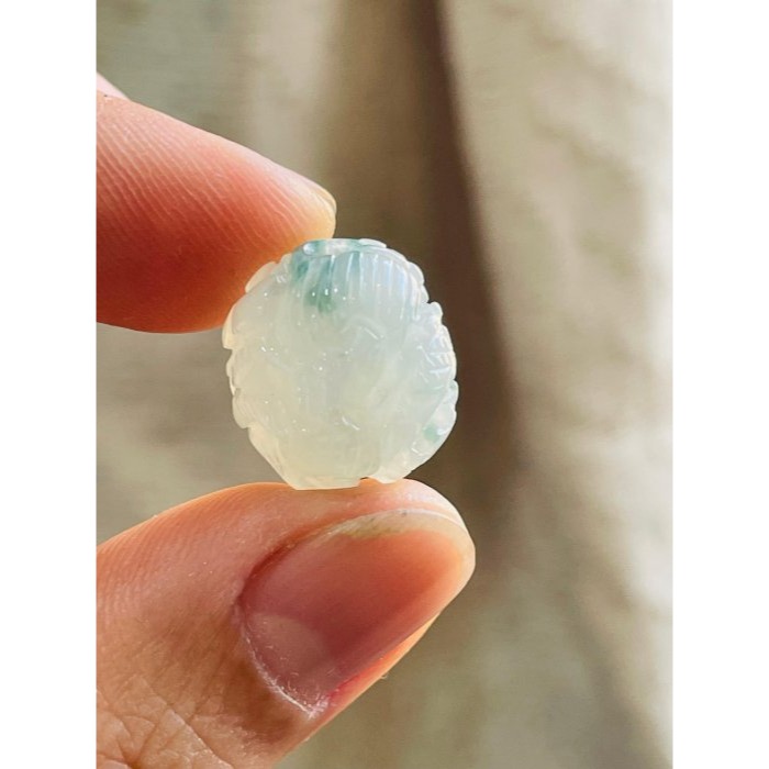 天然A貨緬甸玉 冰飄花手工環繞滿雕一條龍翡翠龍珠 冰膠起光感 清透無棉 純色藍花點綴增彩-細節圖3