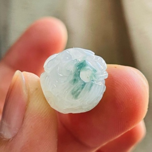 天然A貨緬甸玉 冰飄花手工環繞滿雕一條龍翡翠龍珠 冰膠起光感 清透無棉 純色藍花點綴增彩-細節圖6