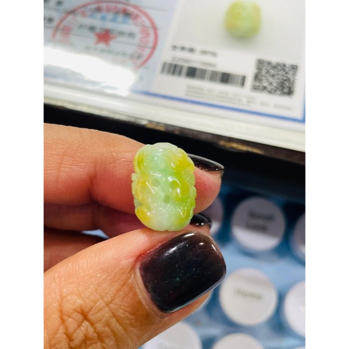 天然A貨緬甸玉 冰潤黃加綠三彩手工360度環繞微雕一條龍翡翠小龍珠 橙黃粉綠 白綠黃過渡色分明鮮亮-細節圖9