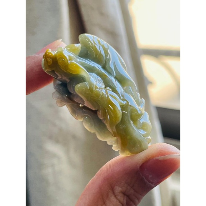 天然A貨緬甸玉 芙蓉種 膠潤黃加綠手工雕黃金貔貅翡翠玉墜 膠潤綠肉帶藍花 覆蓋冰油黃霧 飛天遁地八方來財-細節圖6