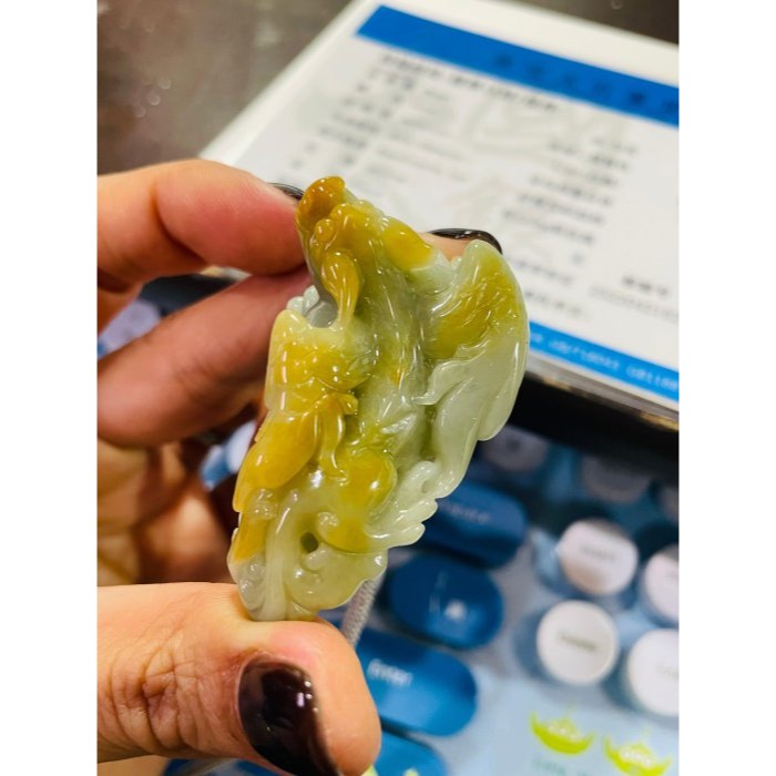 天然A貨緬甸玉 芙蓉種 膠潤黃加綠手工雕黃金貔貅翡翠玉墜 膠潤綠肉帶藍花 覆蓋冰油黃霧 飛天遁地八方來財-細節圖10