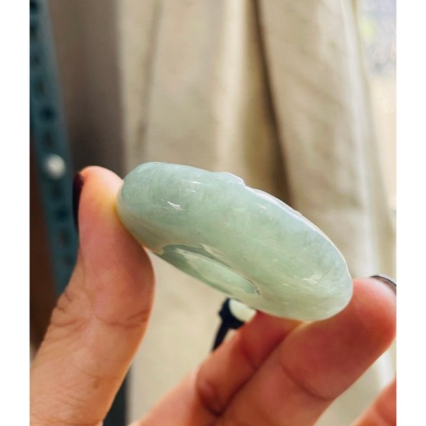 天然A貨緬甸玉 冰潤油青上山虎翡翠虎牌 冰膠透光淺色油青滿色 肥厚飽滿平安扣牌形-細節圖5