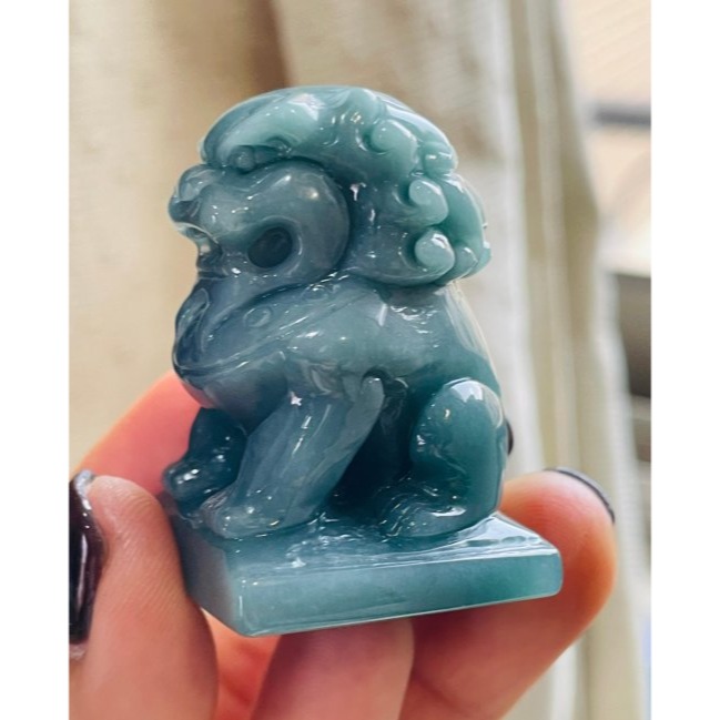 天然A貨翡翠 冰潤危綠俏金全立體獅來運轉翡翠擺件 底庄膠潤 油亮滿綠底色 一抹黃金添彩 油潤有光澤-細節圖5