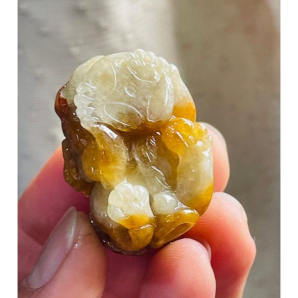 天然A貨緬甸玉 老坑蜜糖紅雙彩手工俏色雕事業飛天貔貅翡翠玉墜 老熟起冰紅霧層漸變雪梨肉 財路騰達 日進斗金 附台証-細節圖3