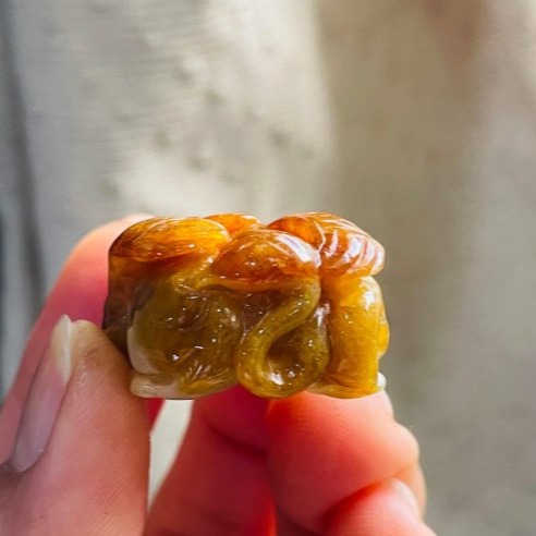 天然A貨緬甸玉 老坑蜜糖紅雙彩手工俏色雕事業飛天貔貅翡翠玉墜 老熟起冰紅霧層漸變雪梨肉 財路騰達 日進斗金 附台証-細節圖8