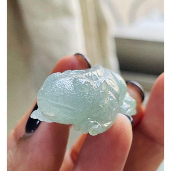 天然A貨緬甸玉 冰晴綠手工雕吸金千億翡翠玉墜 起冰晶透水頭 手工全立體巧雕可愛蜥蜴-細節圖4