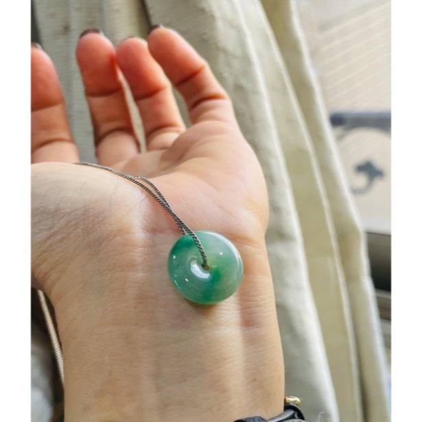 天然A貨緬甸玉 老坑冰陽綠翡翠平安扣 冰種飄綠花小胖扣 整顆晶透冰膠底妝 過底綠花色辣大抹帶多-細節圖2