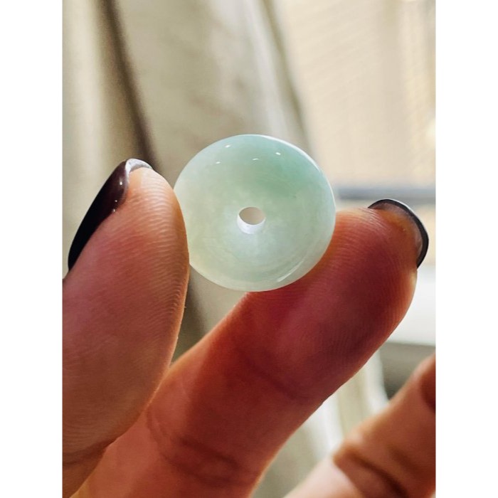 天然A貨緬甸玉 細潤淺藍綠平安扣翡翠玉墜 平滑無沙坑眼 底庄乾淨 型飽滿小胖扣-細節圖8