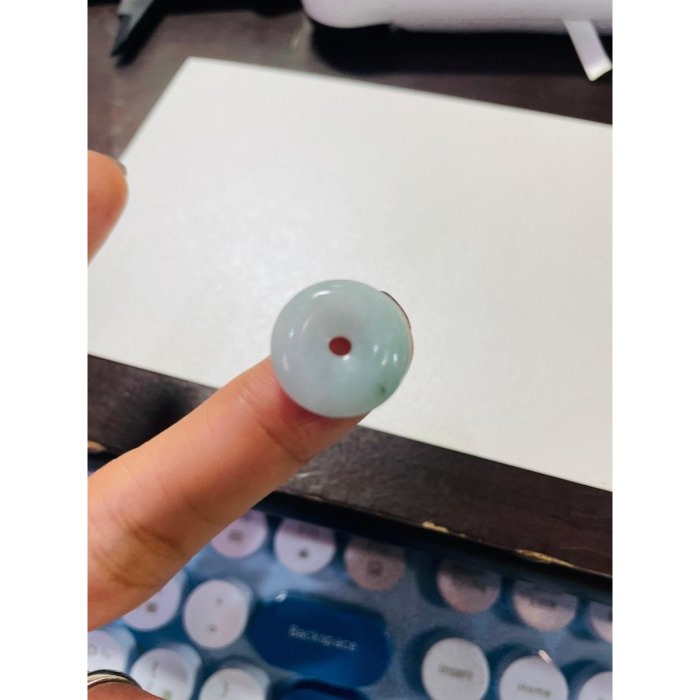 天然A貨緬甸玉 細潤淺藍綠平安扣翡翠玉墜 平滑無沙坑眼 底庄乾淨 型飽滿小胖扣-細節圖10