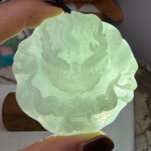 天然A貨緬甸玉 冰膠晴綠龍中之龍翡翠龍牌 冰起膠厚庄鐲心一開 雕工立體 底庄乾淨透手影-細節圖9