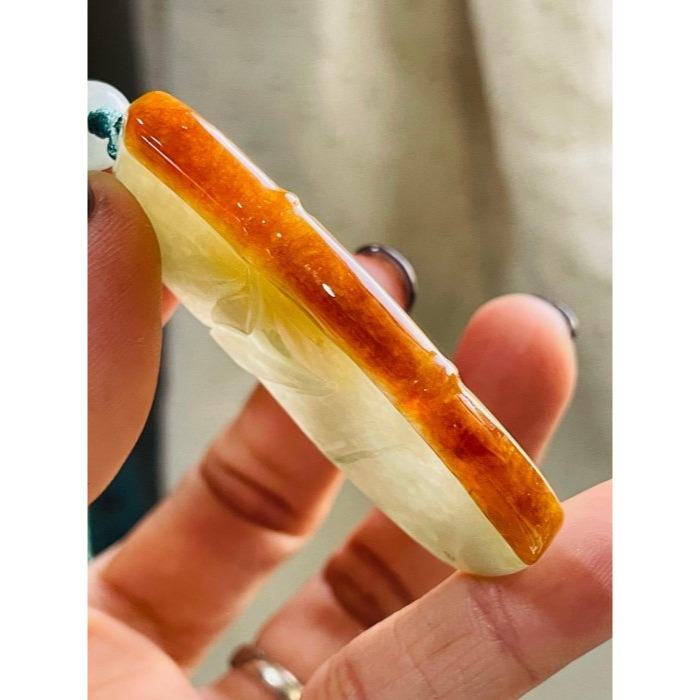 天然A貨緬甸玉 老坑紅帶綠花手空俏色雕節節高升翡翠玉墜 油亮起冰蜜黃 帶淡綠肉過渡梨黃-細節圖4