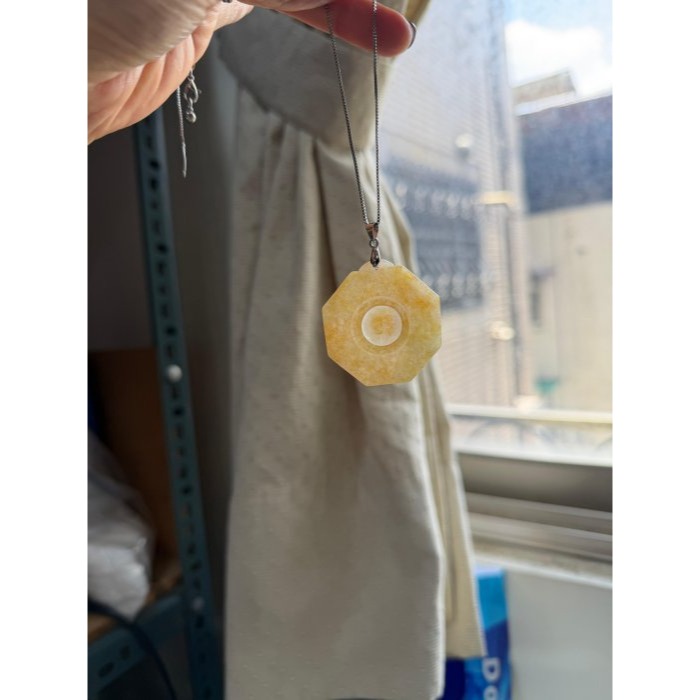 天然A貨緬甸玉 冰潤金黃雙彩太極八卦翡翠玉墜 起冰油黃霧層 包覆雪梨肉 油亮光澤帶冰感油度佳-細節圖8