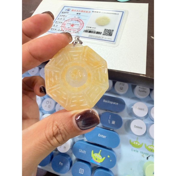 天然A貨緬甸玉 冰潤金黃雙彩太極八卦翡翠玉墜 起冰油黃霧層 包覆雪梨肉 油亮光澤帶冰感油度佳-細節圖10