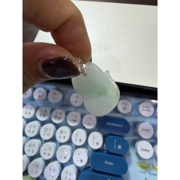 天然A貨緬甸玉 冰潤飄花小狐仙翡翠玉墜 冰潤底庄 大抹綠花前後點綴 小小的型飽滿 易配戴大小-細節圖11