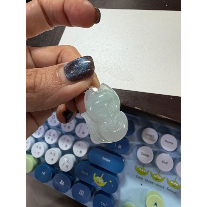 天然A貨緬甸玉 冰潤淡底色小狐仙翡翠玉墜 冰潤瑪瑙底庄 淺色花點綴 小小的型飽滿 易配戴大小-細節圖9