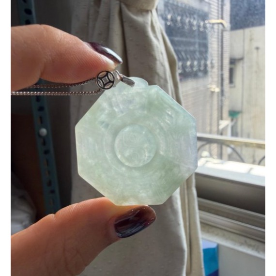 天然A貨緬甸玉 冰潤晴綠太極八卦翡翠玉墜 帶冰過底粉綠帶一抹淡紫 整塊帶色透字影 易配戴大小-細節圖7