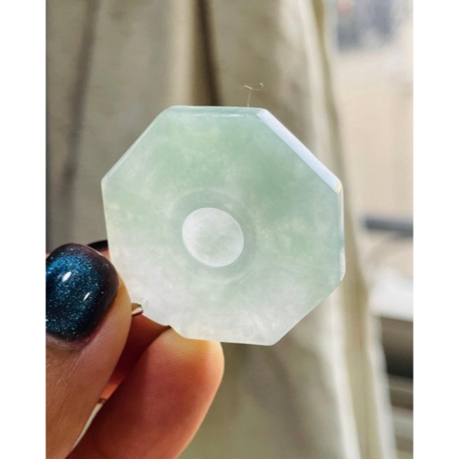 天然A貨緬甸玉 冰潤果綠太極八卦翡翠玉墜 帶冰過底粉綠底色 色亮鮮明透手影 易配戴大小-細節圖7