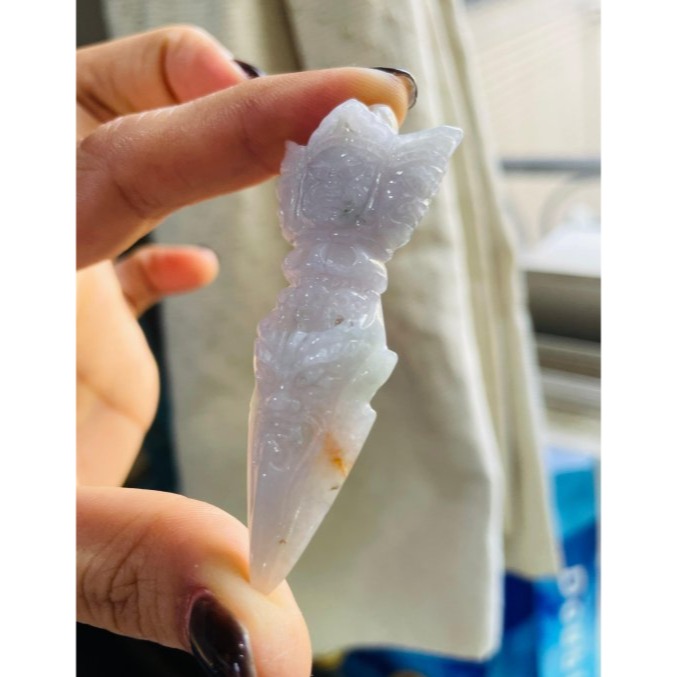 天然A貨緬甸玉 冰潤煙紫三彩金剛杵/降魔杵翡翠玉墜/掛件 滿煙紫底色 粉綠蜜黃添彩 厚庄立體雕工-細節圖3