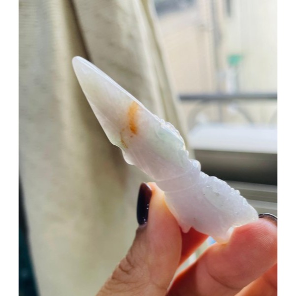天然A貨緬甸玉 冰潤煙紫三彩金剛杵/降魔杵翡翠玉墜/掛件 滿煙紫底色 粉綠蜜黃添彩 厚庄立體雕工-細節圖5