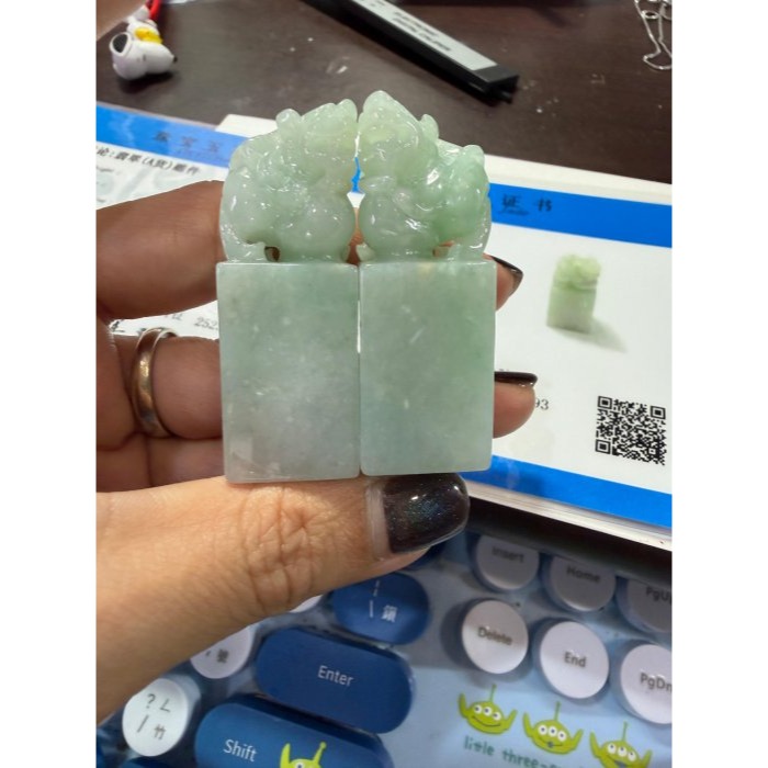 天然A貨緬甸玉 冰潤果綠手工雕踩球貔貅翡翠印章/方印/對印(一對) 起冰粉綠滿底色 招財進寶有求必應-細節圖10