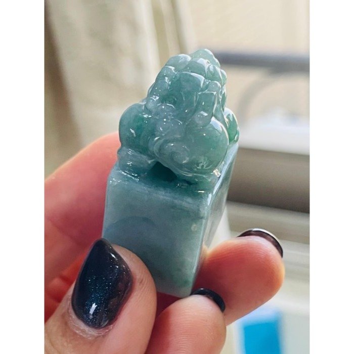 天然A貨緬甸玉 老坑湖綠手工雕聚寶貔貅翡翠印章/方印/私章 冰潤湖綠底色 陽綠添彩 翠意生金 印定富貴-細節圖7