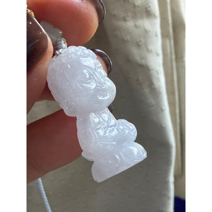 天然A貨緬甸玉 冰潤淡紫全立體Q版阿彌陀佛翡翠小佛墜 晶透好水頭 過底滿色粉粉紫 法像清晰-細節圖3