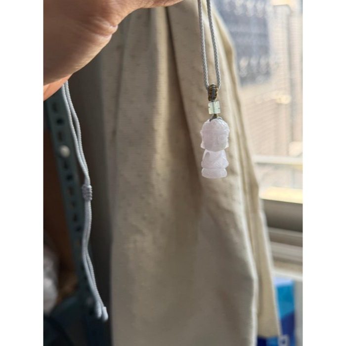 天然A貨緬甸玉 冰潤淡紫全立體Q版阿彌陀佛翡翠小佛墜 晶透好水頭 過底滿色粉粉紫 法像清晰-細節圖8