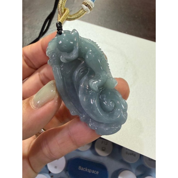 天然A貨翡翠 冰潤危藍滿色天祿承財翡翠玉墜 瓜料 膠潤無棉藍綠 精雕全立體貔貅緊抓飽滿如意.銅錢-細節圖10