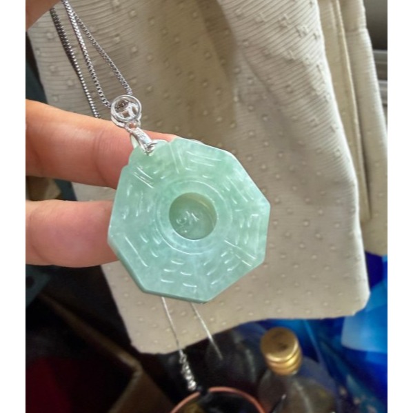 天然A貨緬甸玉 冰青綠太極八卦翡翠玉墜 滿綠底色 厚冰透手 配戴無壓力大小 上身妥妥綠-細節圖2