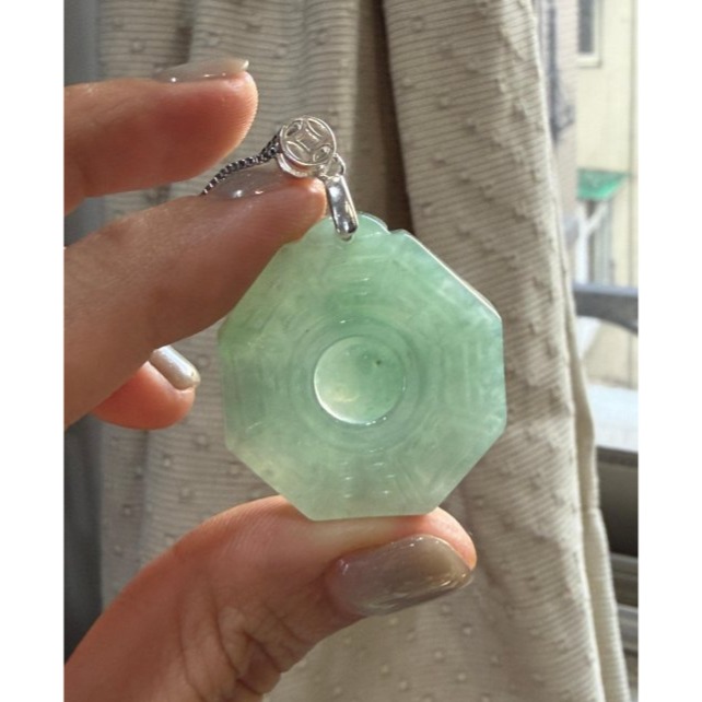 天然A貨緬甸玉 冰青綠太極八卦翡翠玉墜 滿綠底色 厚冰透手 配戴無壓力大小 上身妥妥綠-細節圖7