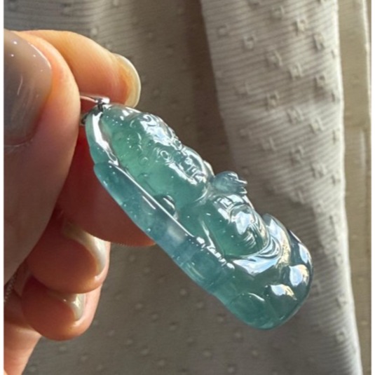 天然A貨翡翠 冰玻危藍精工雕不動明王翡翠小佛牌 晶透滿綠透字冰種瓜料 精開Q版俏皮法像-細節圖5