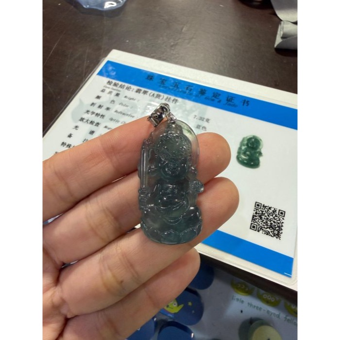 天然A貨翡翠 冰玻危藍精工雕不動明王翡翠小佛牌 晶透滿綠透字冰種瓜料 精開Q版俏皮法像-細節圖10