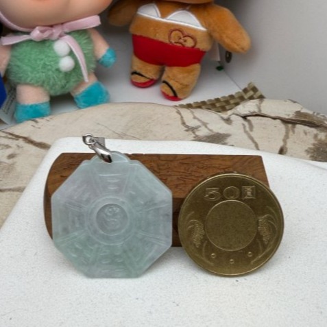 天然A貨緬甸玉 冰潤果綠俏紫太極八卦翡翠玉墜 帶冰過底粉綠帶淡紫 綠亮紫淡 易配戴大小-細節圖3