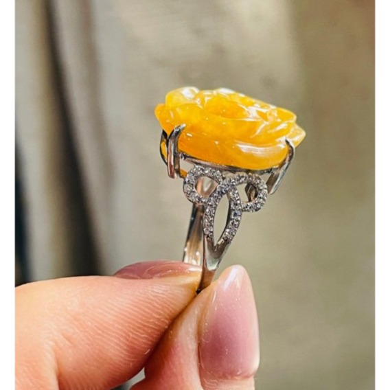 天然A貨緬甸玉 老坑蜜黃手工巧雕點石成金花開富貴翡翠玉戒/戒指 起冰滿色 老熟蜜蠟成色 油潤光澤自現-細節圖7