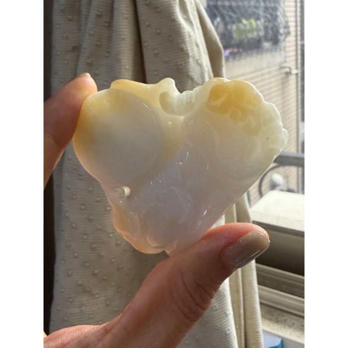 天然A貨緬甸玉 芙蓉種 細潤金黃雙彩財寶天降富貴盈門翡翠擺件 透光乾淨奶白肉 金皮巧雕黃財神-細節圖8