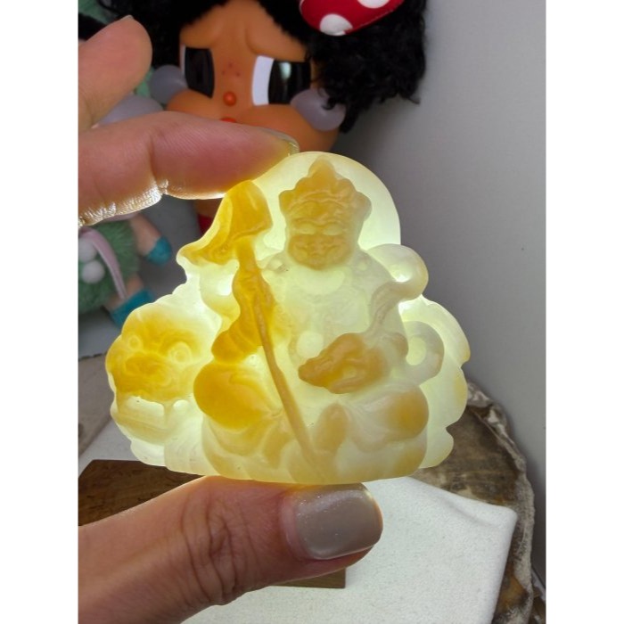 天然A貨緬甸玉 芙蓉種 細潤金黃雙彩財寶天降富貴盈門翡翠擺件 透光乾淨奶白肉 金皮巧雕黃財神-細節圖9