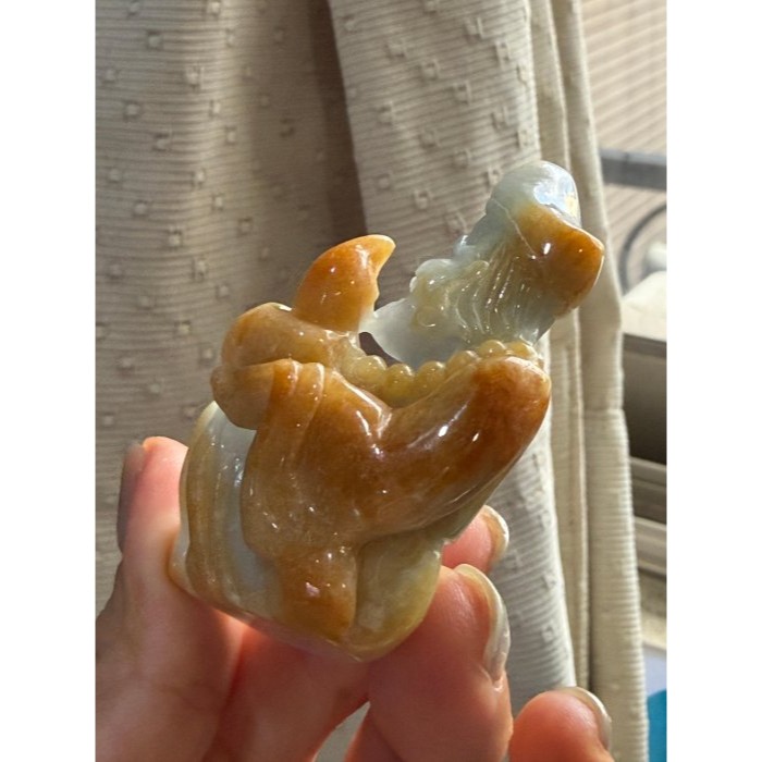 天然A貨緬甸玉 細潤橙黃雙彩全立體雕濟公送福翡翠擺件 透光淡底色細肉 黃霧皮巧金袍加身-細節圖4