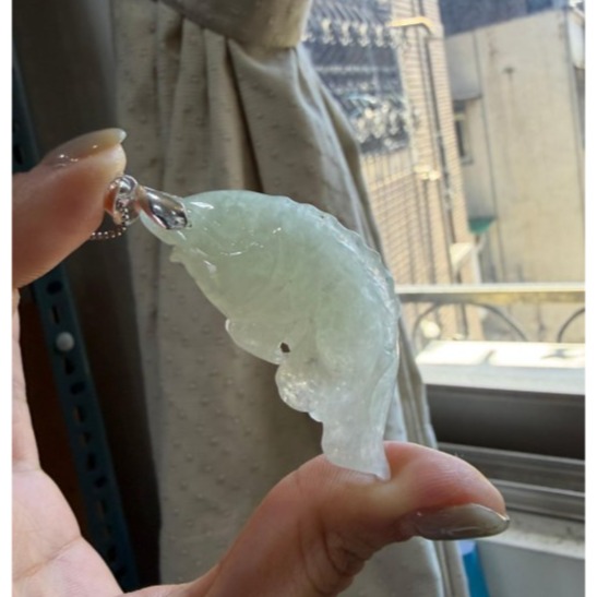 天然A貨緬甸玉 冰雪梨黃立體精雕年年有魚富足安康翡翠玉墜 冰梨黃透綠 雕工精巧靈動 形飽滿-細節圖7