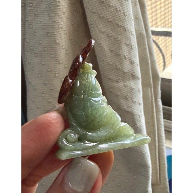 天然A貨緬甸玉 冰潤青綠俏糖紅手工俏色雕魚躍錢潮連連得利翡翠擺件/吊墜 綠肉巧金魚 紅霧俏銅錢-細節圖2