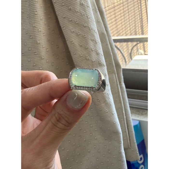 天然A貨緬甸玉 冰種薄荷綠馬鞍蛋面翡翠戒指 晶透勻稱滿底色 亮眼顯色甜綠 大器寬版戒檯-細節圖8
