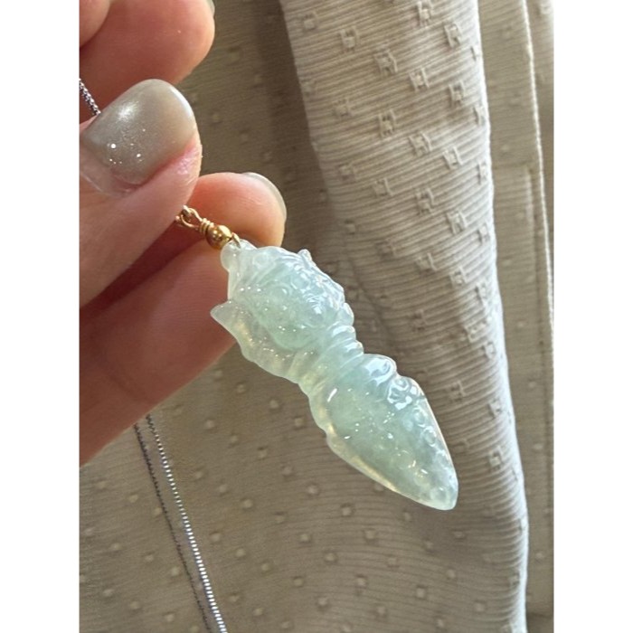 天然A貨緬甸玉 冰種晴綠巧雕降魔杵/金剛杵翡翠玉墜 老坑起光滿綠底色 色正色純 透手好水頭-細節圖2