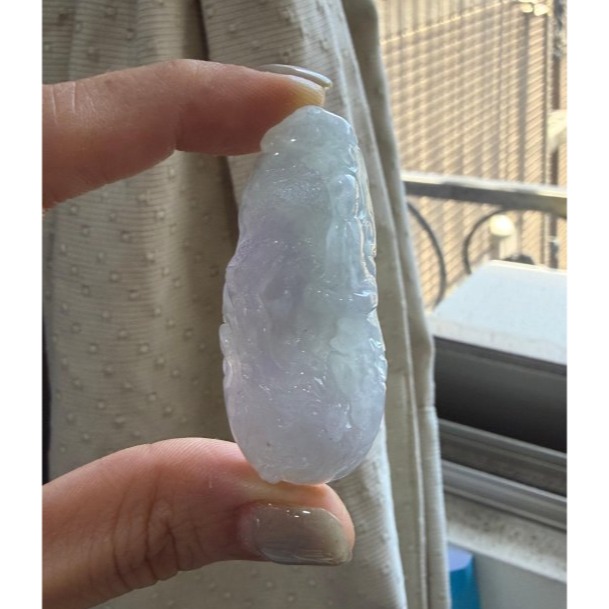 天然A貨緬甸玉 冰晴俏紫御龍觀音翡翠佛牌 冰晴綠底色 亮紫增彩 無相觀音乘霸氣穿雲龍-細節圖7