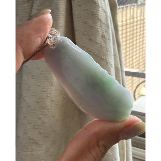 天然A貨緬甸玉 芙蓉種 細潤煙紫俏綠九霄龍吟翡翠小龍牌 透光平滑細肉 過底煙紫帶粉綠 雕工立體 大小易配戴-細節圖8