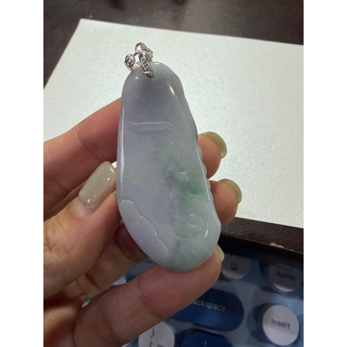 天然A貨緬甸玉 芙蓉種 細潤煙紫俏綠九霄龍吟翡翠小龍牌 透光平滑細肉 過底煙紫帶粉綠 雕工立體 大小易配戴-細節圖10