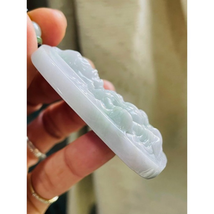 福利品~天然A貨緬甸玉 白底青黃財神翡翠佛墜 細肉光滑 厚庄一刀切方正牌形 有紋-細節圖5