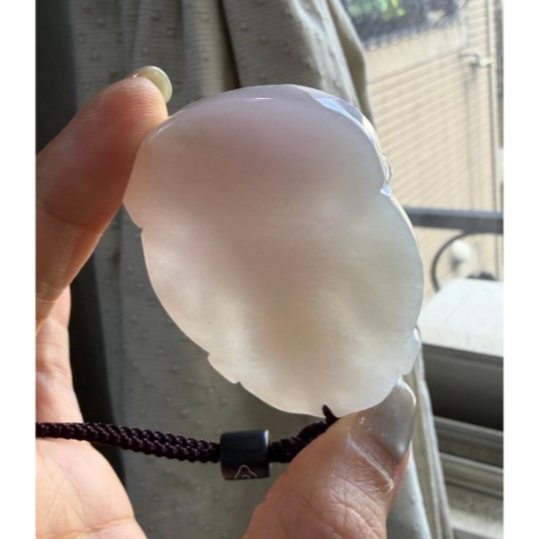天然A貨緬甸玉 冰膠粉紫漸層七佛頂準提菩薩翡翠佛牌 底妝膠潤 粉紫粉橘滿色 厚庄立體一刀切 透手影-細節圖7