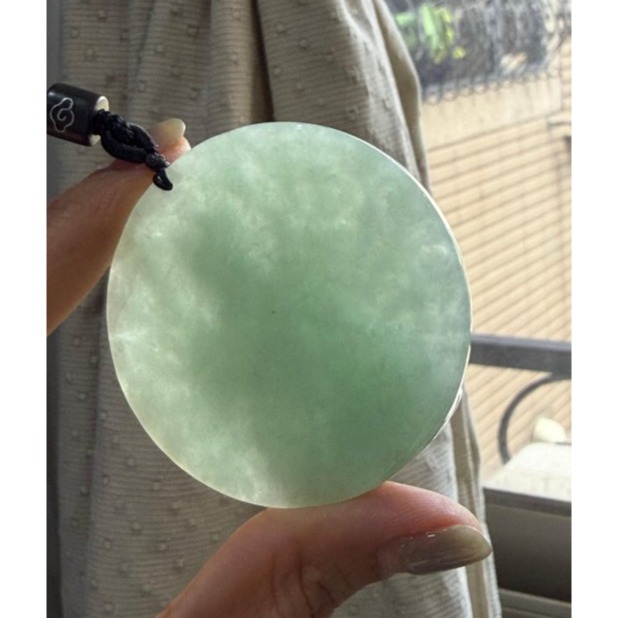 天然A貨緬甸玉 冰潤果綠準提菩薩/十八臂佛母翡翠佛牌 厚庄完美鐲心一開 色滿勻稱 立體莊嚴-細節圖6