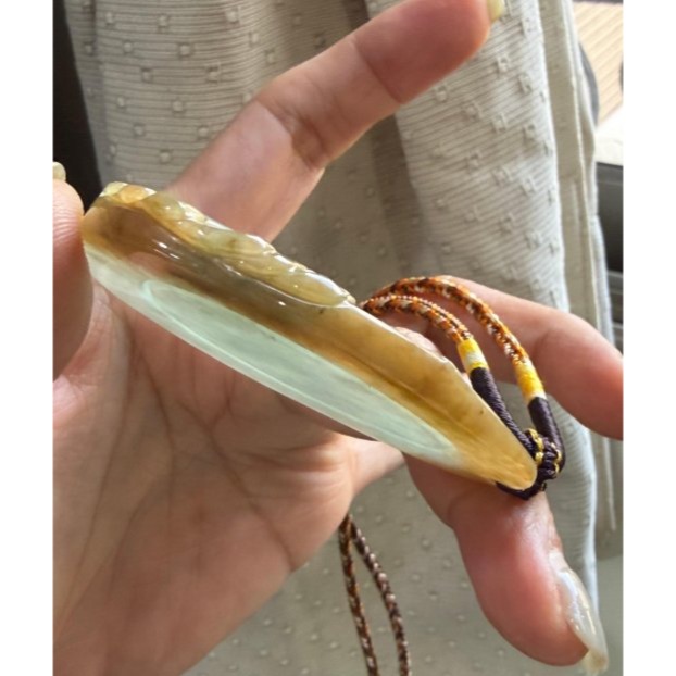 天然A貨緬甸玉 老坑黃加綠雙彩手工雕雲山福境翡翠山水牌 起冰老熟橙黃包藍綠肉 油潤色分明 牙籤精工-細節圖5