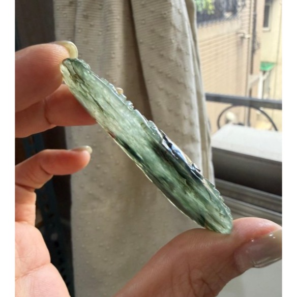 圈粉結緣價~天然A貨緬甸玉 冰飄藍花意境雕貴人提攜翡翠山水牌 滿滿過底大抹藍花 灑金添彩 易配大小-細節圖5